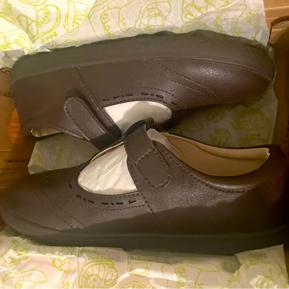 Livie & Luca AMICA TStrap Mary Jane girl shoes size 2. New in box. Authentic. - Picture 2 of 5